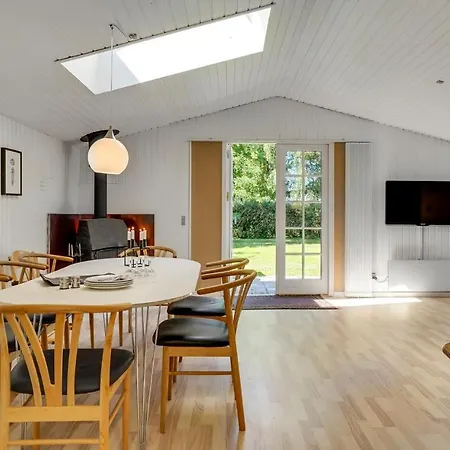 Hylleskovvaenget V *